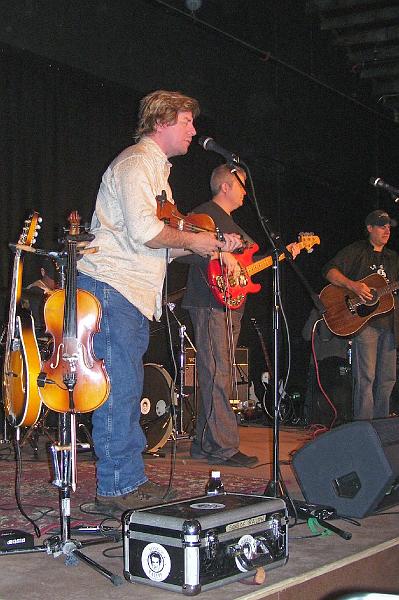 Don sings at White Horse 11-2008.jpg